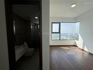 Cho thuê căn góc 80m2 block ak8, tầng cao, view ngoại khu mát mẻ, miễn phí quản lí, nhận nhà ở ngay