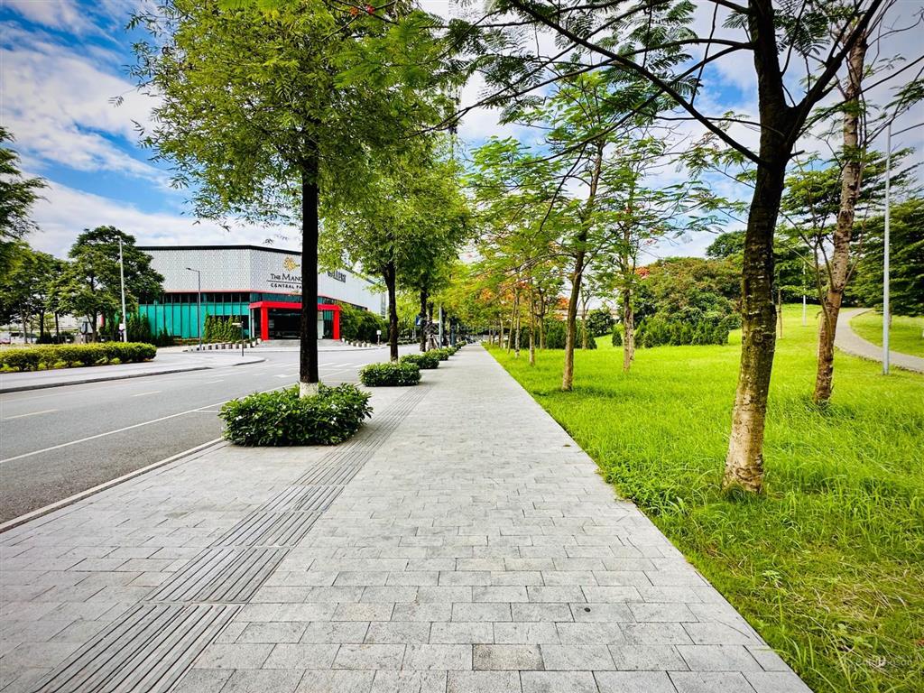 Tôi cần cho thuê sàn văn phòng thông sàn 150m2 giá chỉ từ 21 triệu, full nội thất