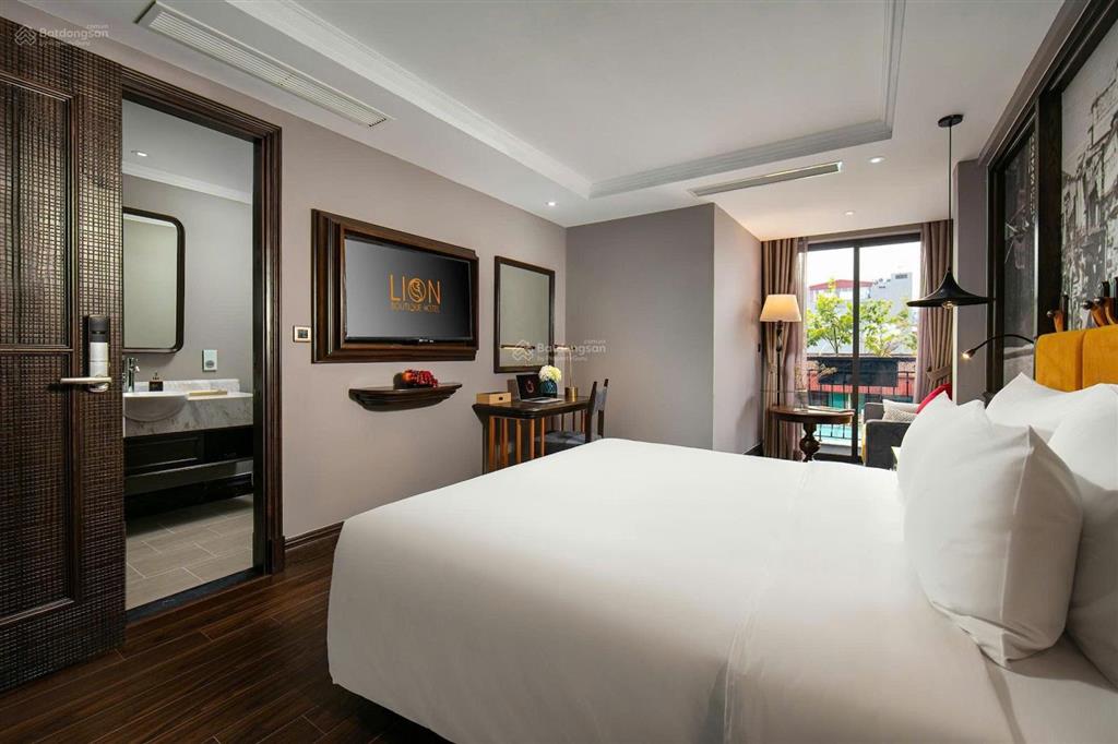 Siêu vip khách sạn cầu giấy tiêu chuẩn 4* 70 phòng  mặt tiền 22m  dt 450m2  xd 8 tầng + 1h