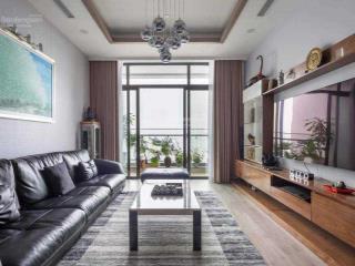 Cho thuê căn hộ 3 phòng ngủ full đồ tại sun grand city thụy khuê, view thẳng hồ tây, dt 120m.