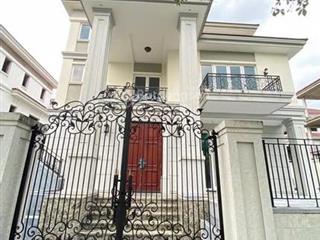 Bán gấp biệt thự samora villa sala, dt 331m2, hầm và 3 tầng, giá 300tỷ,  0975 443 ***