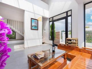 Hạ giá bán gấp villa phù đổng thiên vương, phường 8, đà lạt đường trước nhà lộ giới 10m, chỉ 16 tỷ