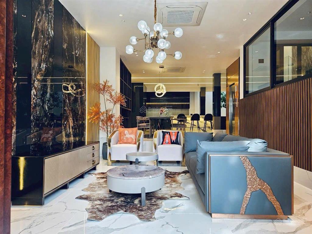 Chính chủ bán gấp nhà lavila nhà bè 5.5x17.6m giá 10.5 tỷ, nội thất mới đẹp 100% dọn vào ở ngay