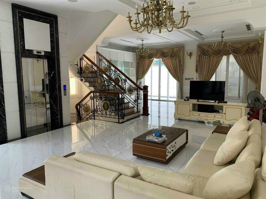 Tôi bán biệt thự 200m2 tại kdc him lam quận 7  10x20m có thang máy, đầy đủ nội thất giá 46 tỷ tl