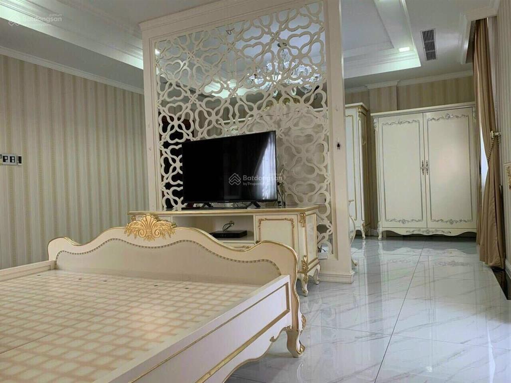 Tôi bán biệt thự 200m2 tại kdc him lam quận 7  10x20m có thang máy, đầy đủ nội thất giá 46 tỷ tl
