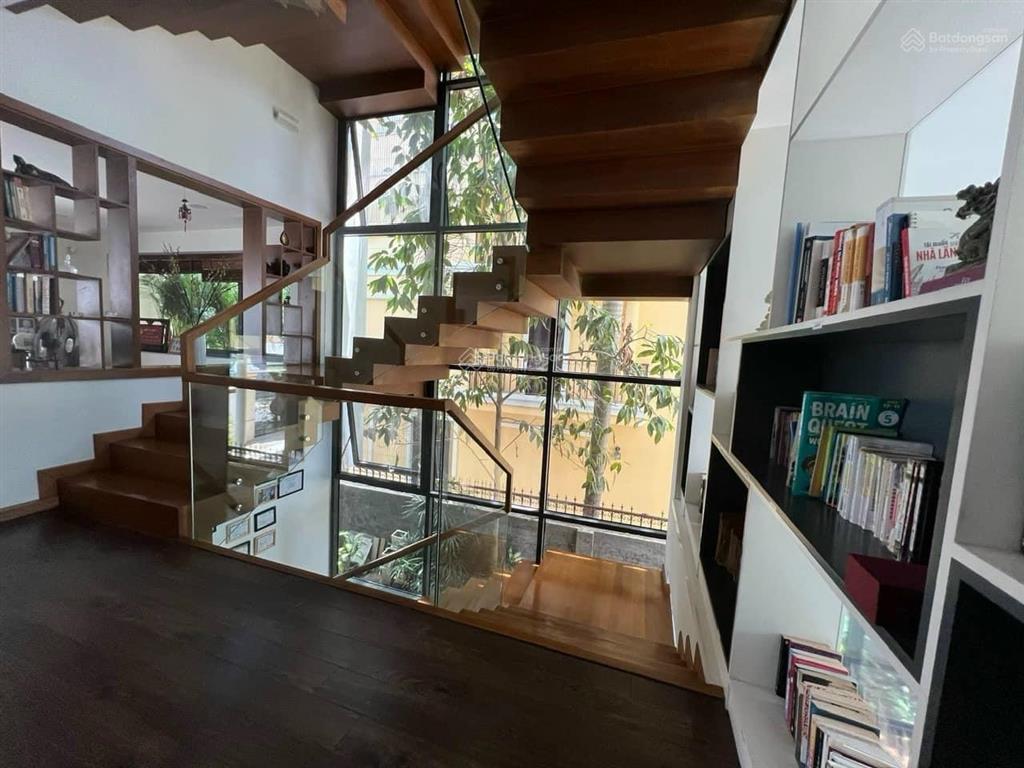 Cần tiền bán nhà phố phú mỹ vạn phát hưng quận 7, 6x21m giá 18 tỷ full nội thất mới   0933 906 ***