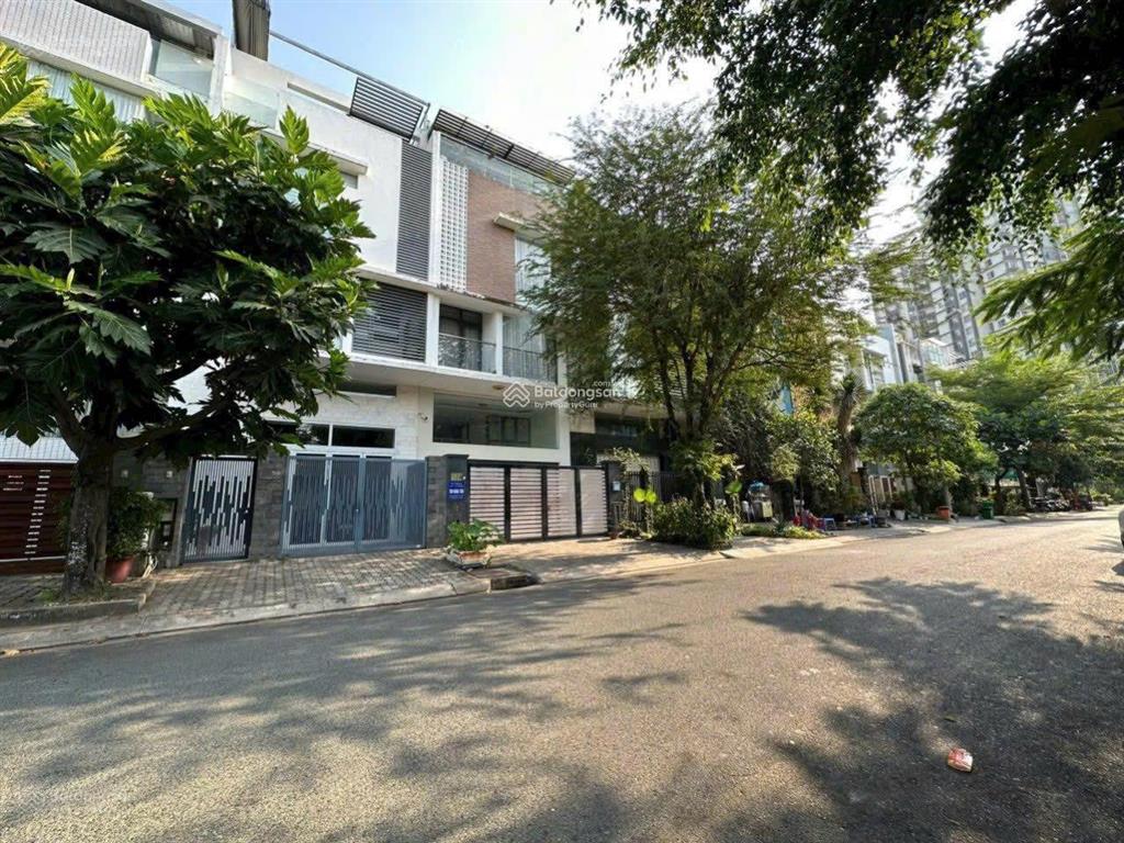 Cần tiền bán nhà phố phú mỹ vạn phát hưng quận 7, 6x21m giá 18 tỷ full nội thất mới   0933 906 ***