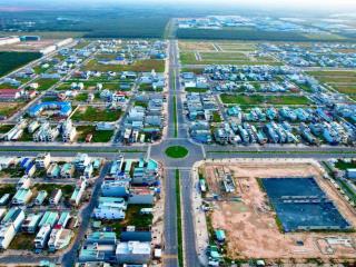 Cho con đi du học bán gấp lô 250m2 giá 4,5tỷ  ngay khu dân cư đông đúc  cách vincom 800m  sổ sẳn