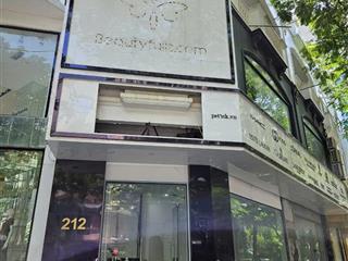 cho thuê showroom 2 tầng góc ngã tư Bà Triêu - Tuệ Tĩnh. Mặt tiền 25m