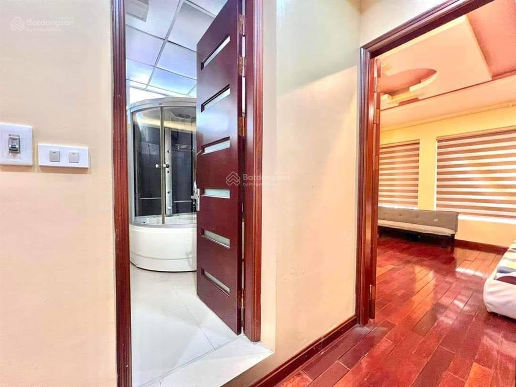 Giá 345tr/m2! nguyễn chí thanh phân lô ôtô tránh dừng đỗ vỉa hè cách phố 30m, 50m2*6t kddt 1 tỷ/năm