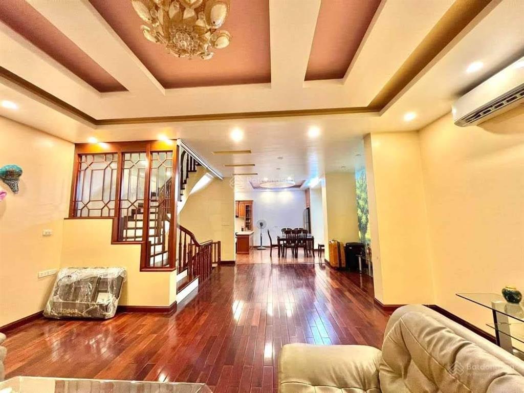Giá 345tr/m2! nguyễn chí thanh phân lô ôtô tránh dừng đỗ vỉa hè cách phố 30m, 50m2*6t kddt 1 tỷ/năm