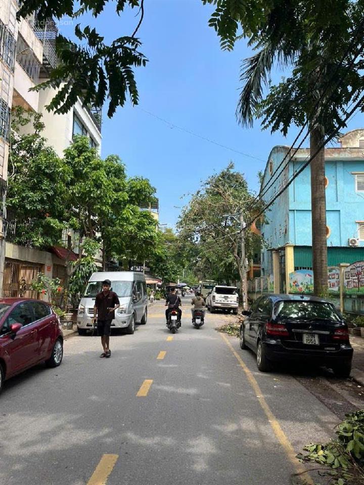 Bán đất phố duy tân 150m2 ô tô tránh vỉa hè view vườn hoa gần quận ủy cầu giấy