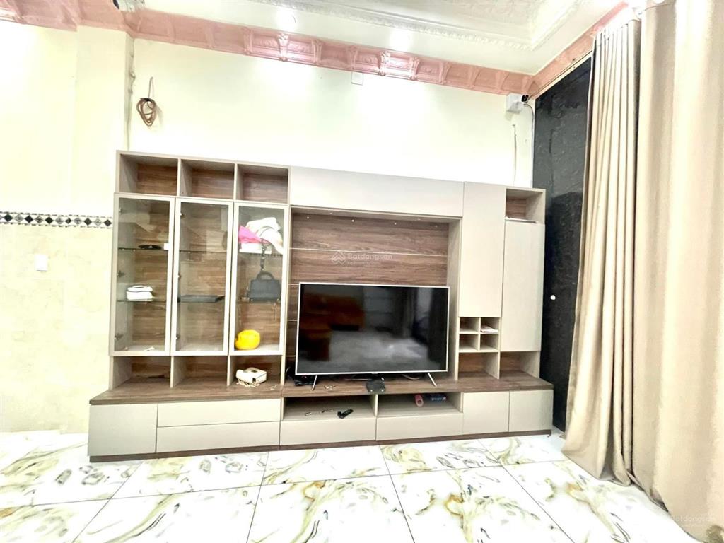 Cần bán gấp căn nhà đẹp nhất mặt tiền đường nguyễn văn quỳ dt 6x16m giá thấp hơn ngân hàng cho vay