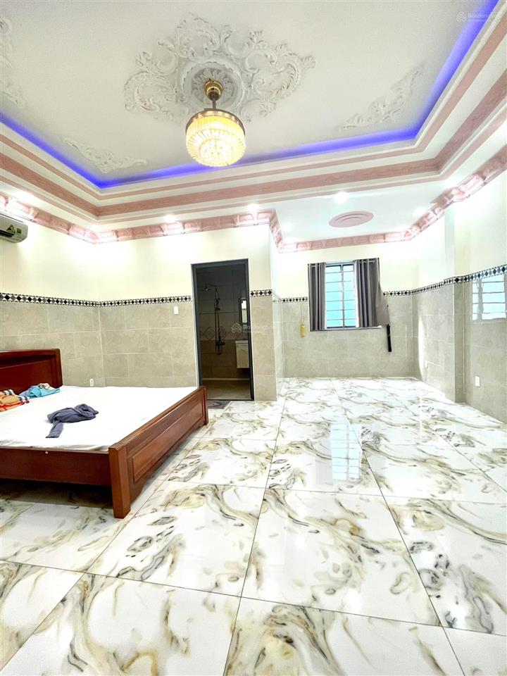 Cần bán gấp căn nhà đẹp nhất mặt tiền đường nguyễn văn quỳ dt 6x16m giá thấp hơn ngân hàng cho vay