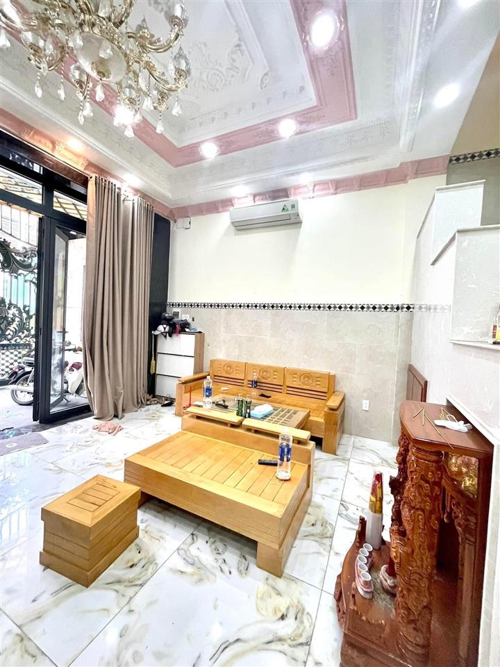 Cần bán gấp căn nhà đẹp nhất mặt tiền đường nguyễn văn quỳ dt 6x16m giá thấp hơn ngân hàng cho vay