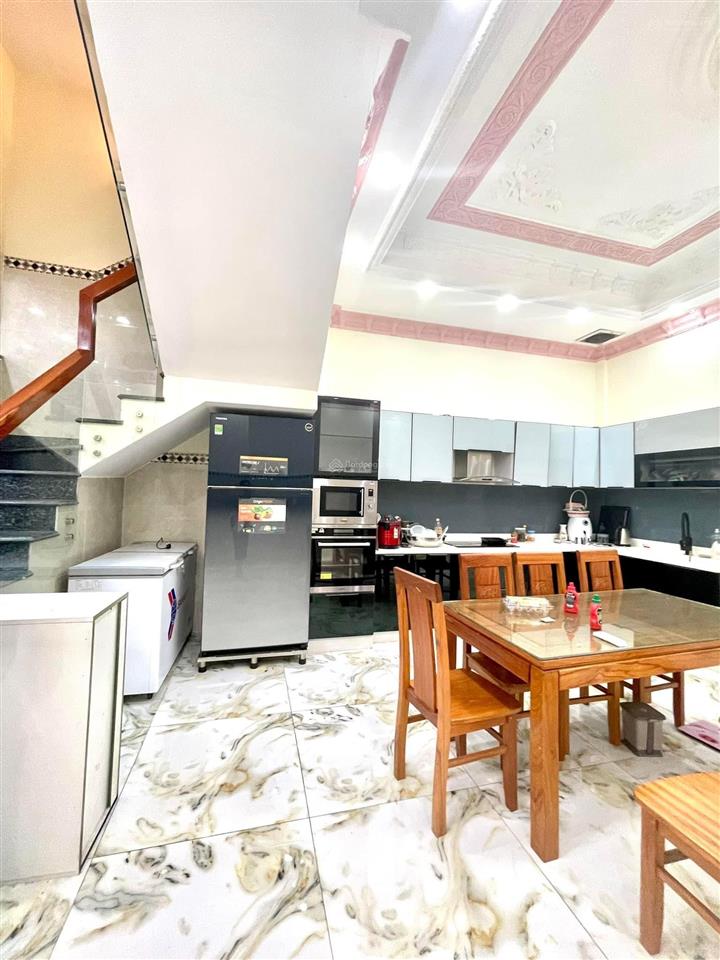 Cần bán gấp căn nhà đẹp nhất mặt tiền đường nguyễn văn quỳ dt 6x16m giá thấp hơn ngân hàng cho vay