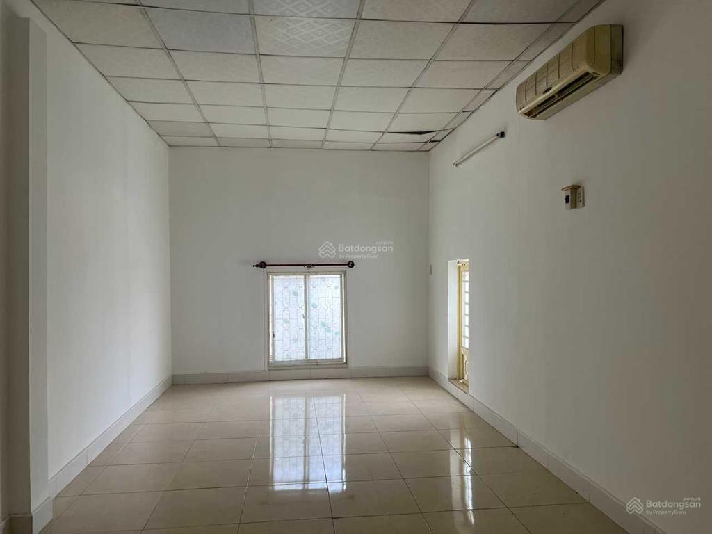 Cần tiền bán gấp nhà mt lê văn lương ngang 7,4mx16m vị trí đẹp giá cực tốt tiện kd mọi ngành nghề