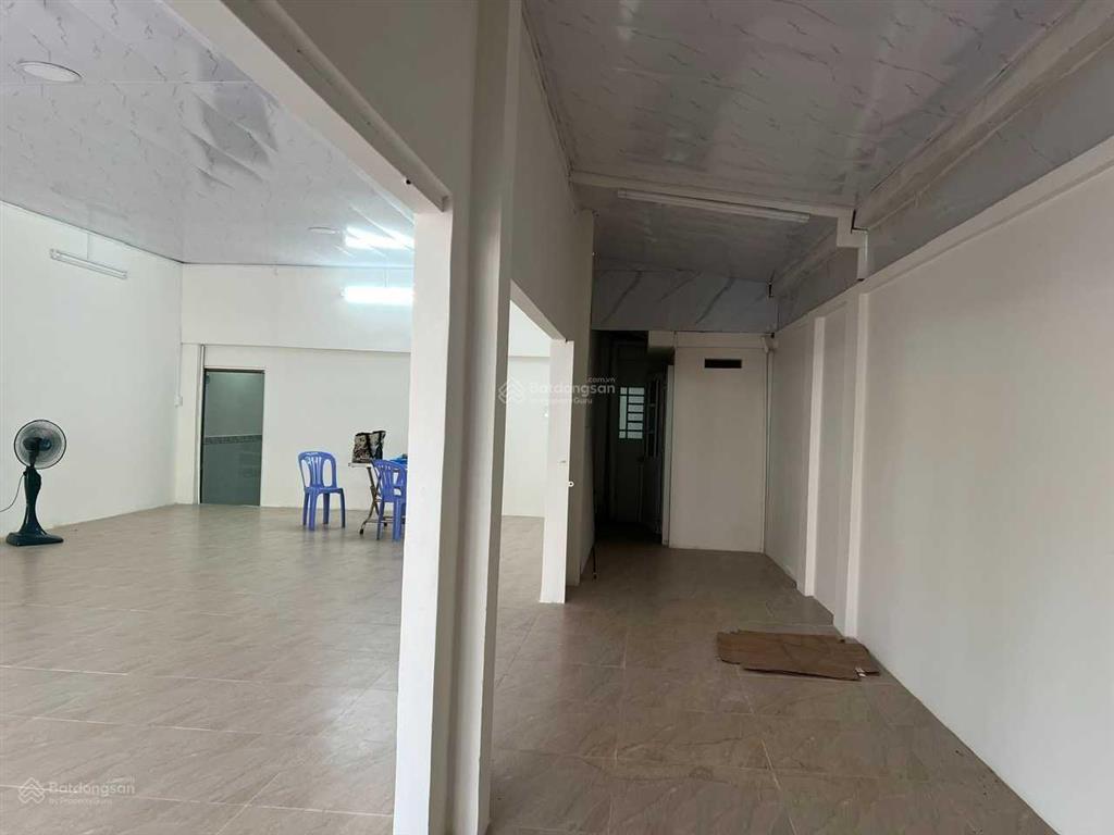 Cần tiền bán gấp nhà mt lê văn lương ngang 7,4mx16m vị trí đẹp giá cực tốt tiện kd mọi ngành nghề