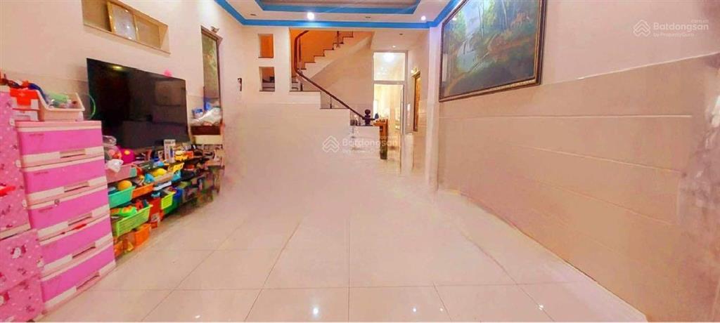 Mặt tiền đường đình phong phú. 2 tầng. 155m2. xây được hầm, 8 tầng shr. chỉ 14 tỷ ba.