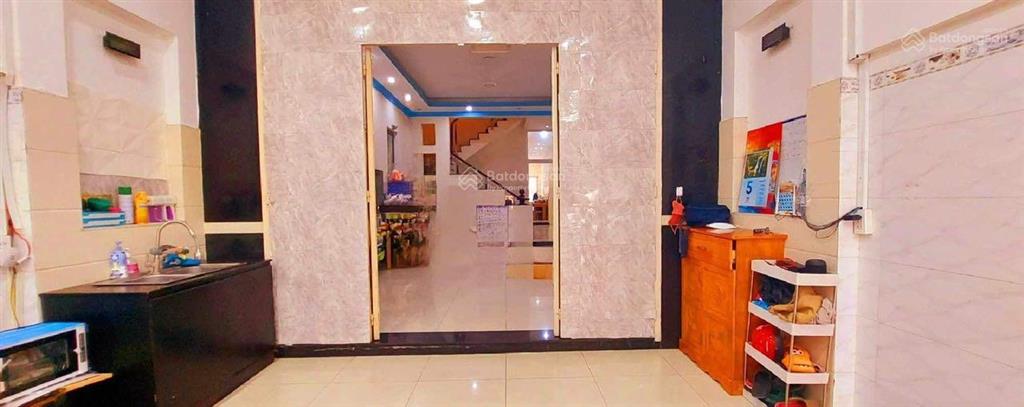 Mặt tiền đường đình phong phú. 2 tầng. 155m2. xây được hầm, 8 tầng shr. chỉ 14 tỷ ba.