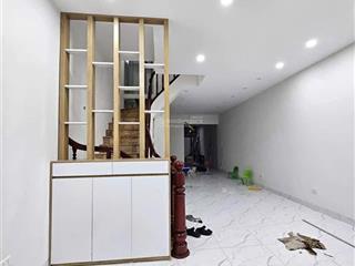 Cho thuê mbkd tầng 1 vũ ngọc phan  đống đa diện tích 70m2 mặt tiền 4,5m giá 12tr