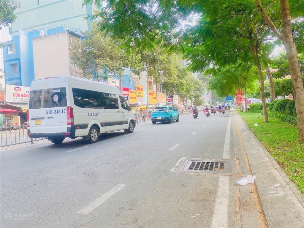 Nhà nở hậu, xe hơi đậu cửa, ko lg  lý thường kiệt  31m2, 2 tầng  5.5 tỷ