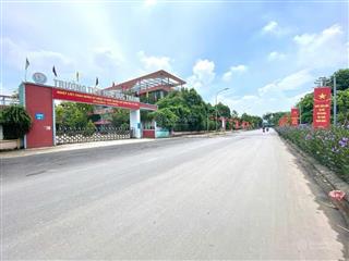 Bán đất văn hội, sát học viện tài chính 50m2, phân lô, ô tô, 2 mặt ngõ thoáng sáng rực rỡ, ở sướng