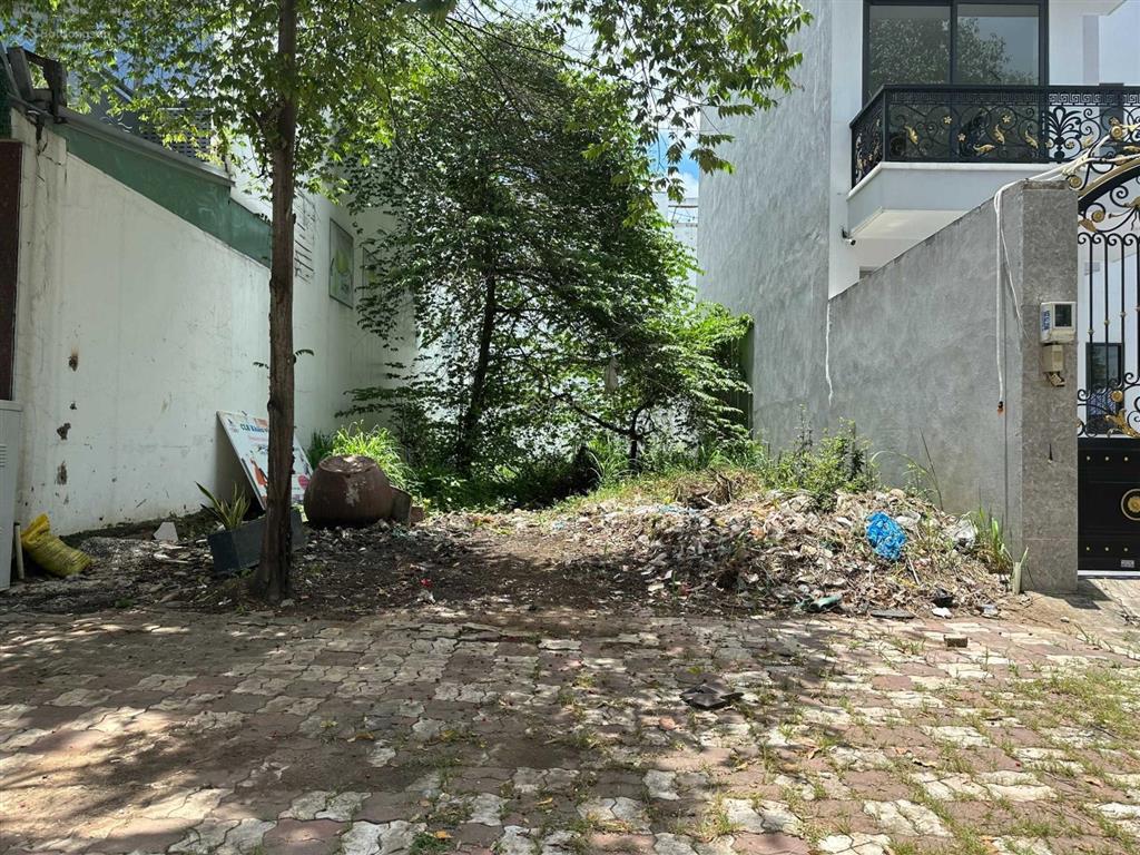 Bán 230m2 (10x23m) thổ cư 100%, , giáp sg, chợ đầu mối