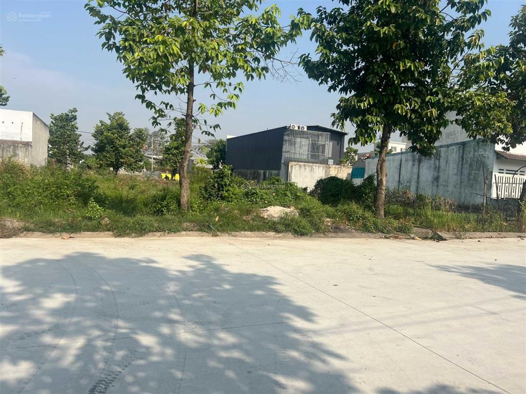 Bán 143m2 (7x21m), full thổ cư, sổ riêng, đường ô tô  giáp tp. hcm, chợ đầu mối  ql 13