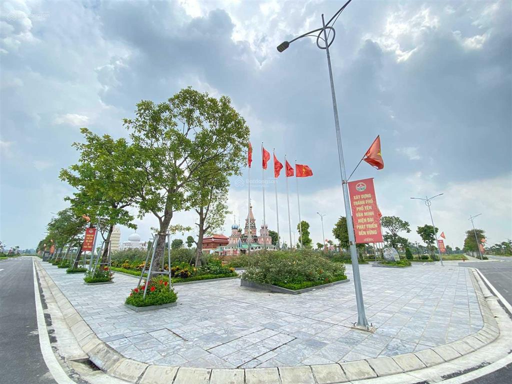 Cần bán lô đất đẹp gần công viên kỳ quan ở việt hàn, hướng nam, giá 17tr/m2.  0963 580 ***