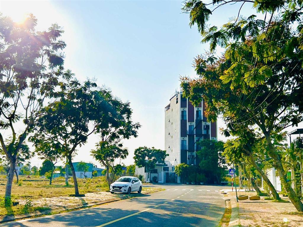 Chỉ 25 tr/m2 cho lô đất vip đường 17m, ngay gần làng đh và fpt city