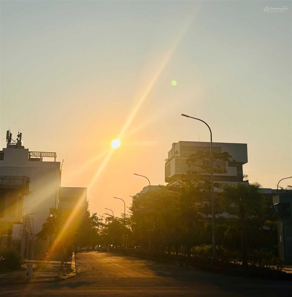 Chỉ 25 tr/m2 cho lô đất vip đường 17m, ngay gần làng đh và fpt city