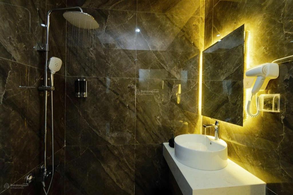 Bán khách sạn 10 tầng hoàn chỉnh tại chánh nghĩa thủ dầu một kèm đất 15x20m, 300m2 thổ cư 100%