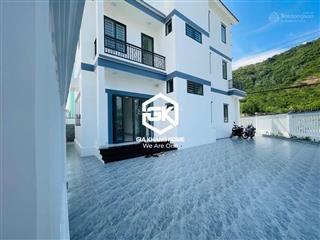 Biệt thự lô góc mới xây 350m2 phía bắc nha trang 5 phòng ngủ cho thuê dài hạn