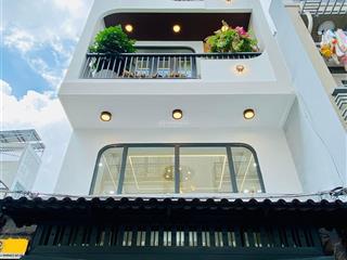 Chủ gửi nhà giá tốt 3tỷ200tr dt 47m2 kỳ đồng p9 q3, đang cho thuê 15tr/tháng. sổ hồng riêng