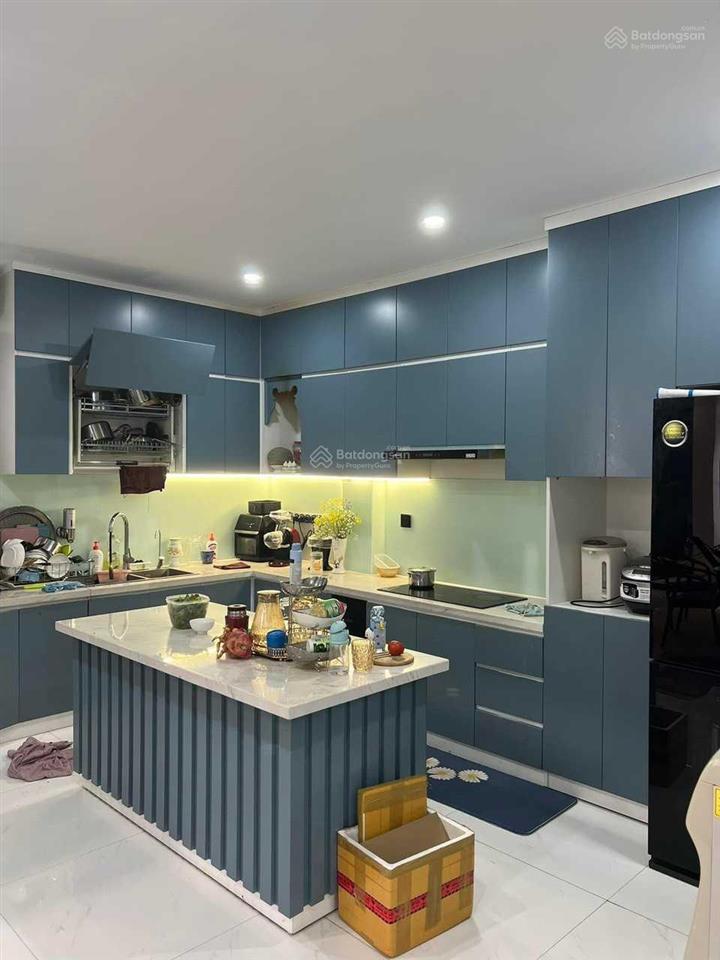 Chủ cần bán gấp biệt thự kdc sadeco ven sông tân phong quận 7  dt 7x18m giá 20 tỷ  giá tốt