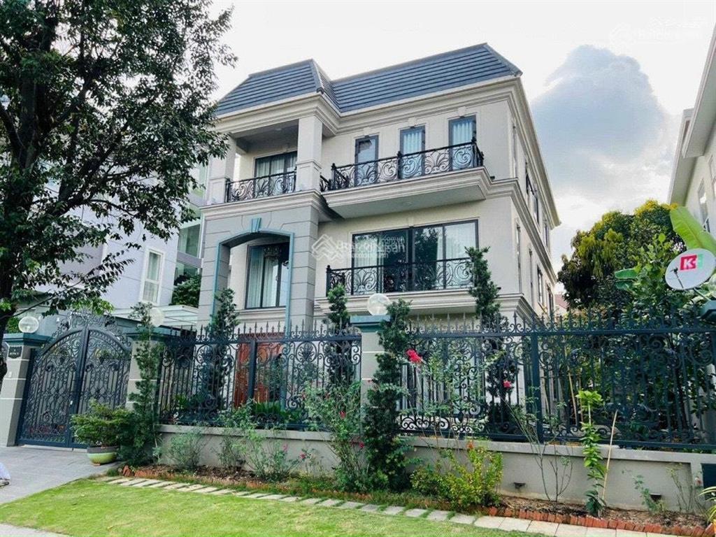 Định cư nước ngoài bán gấp biệt thự đẹp nhất nam phú villas, 12x24m, giá 32 tỷ tốt nhất khu vực