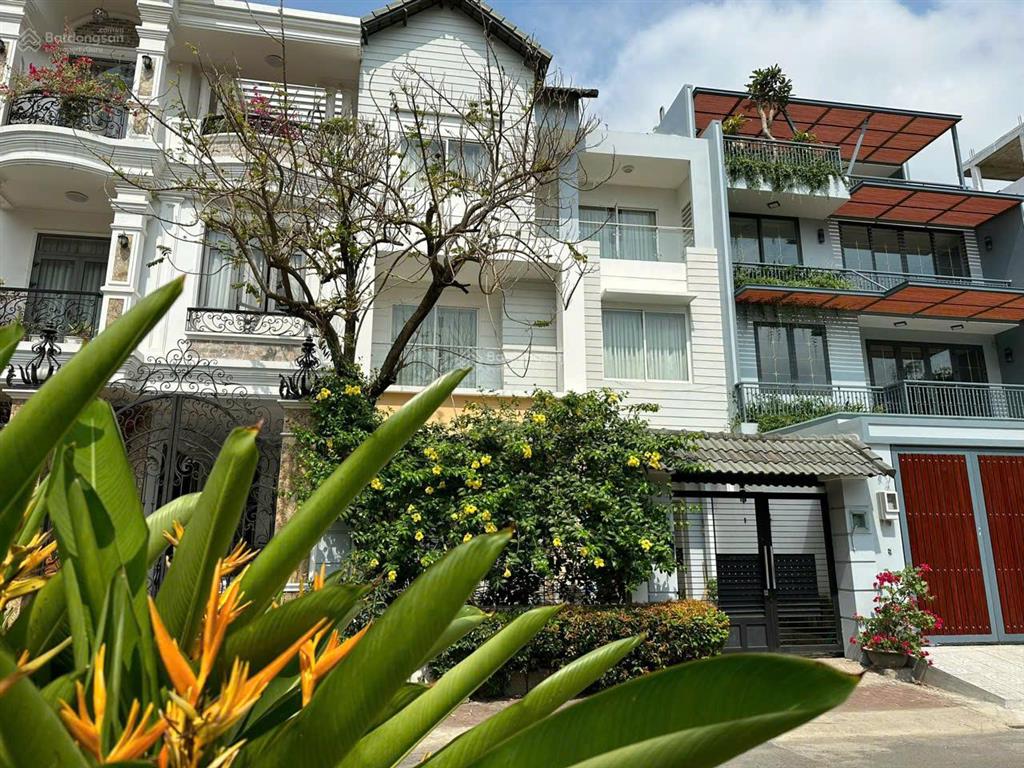 Chính chủ cần bán gấp biệt thự view công viên 8x25m kdc nam long trần trọng cung quận 7  giá 24 tỷ