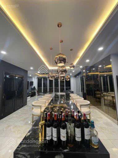 Chính chủ bán gấp biệt thự kdc tấn trường, quận 7 dt 12x20m (240m2), xd 3 lầu st. giá 26 tỷ