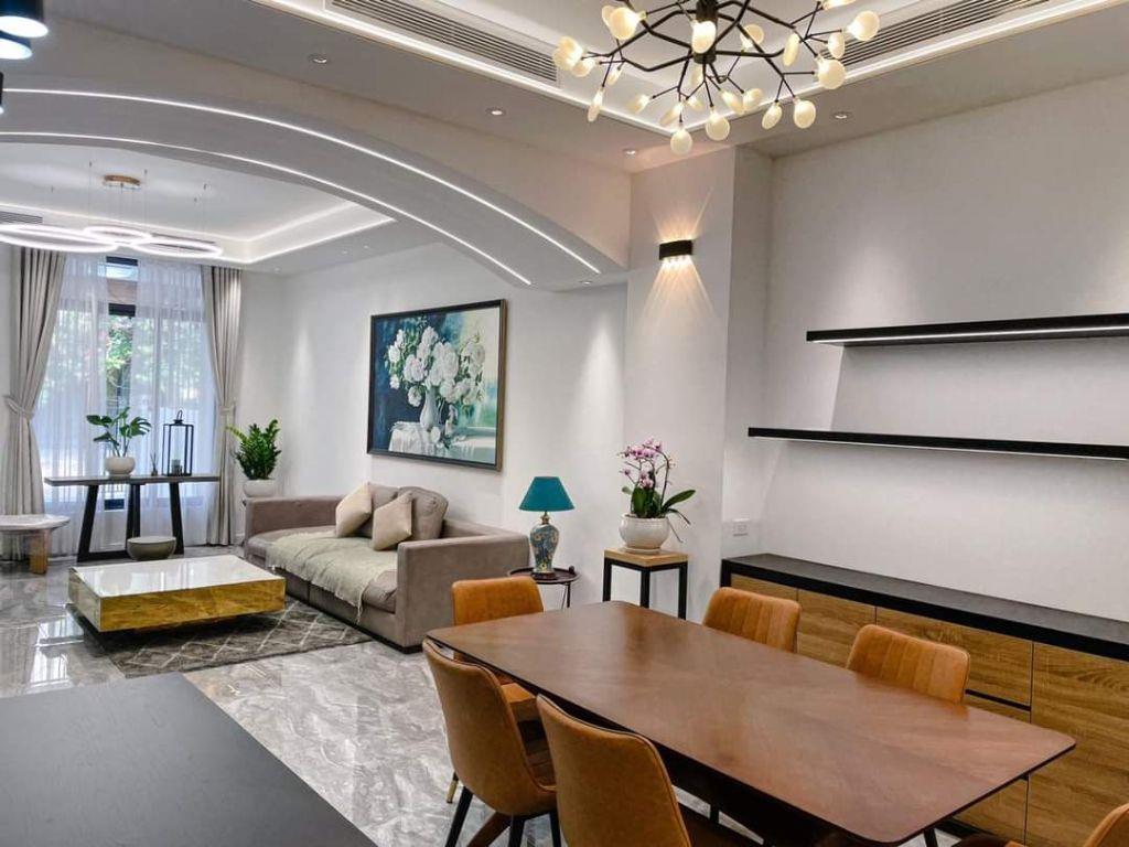 Bán Lavila Kiến Á, 3 tầng, DT 5.5x17.5, Nhà decor full nội thất cao cấp, 4pn,5wc, 13ty