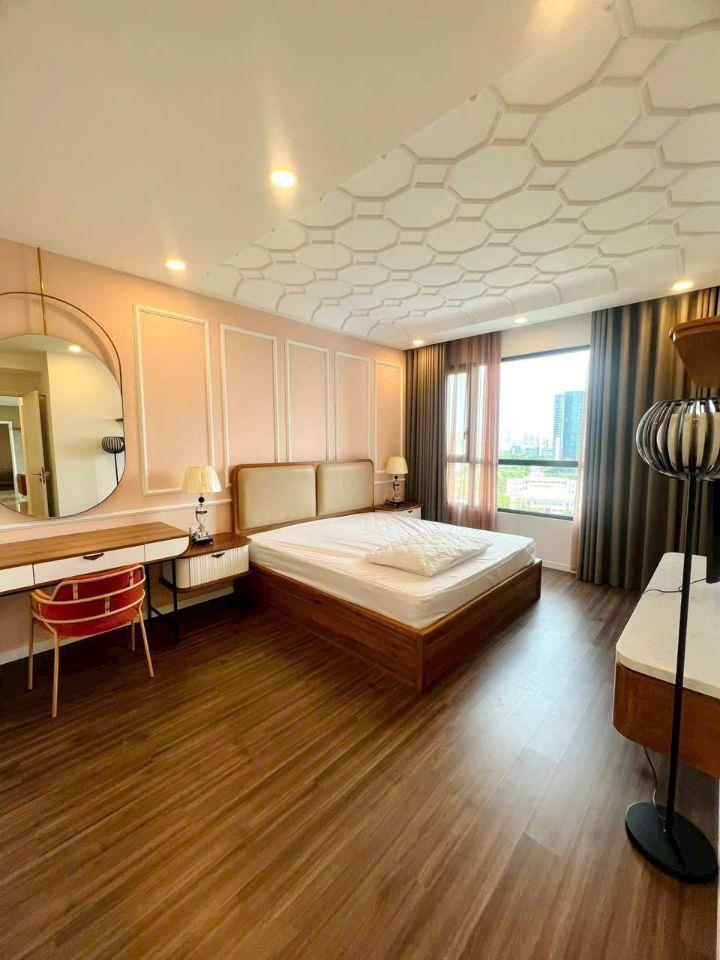 Bán căn hộ The view riviera point 151m,3pn, sẵn hđ thuê cao, 9ty5 