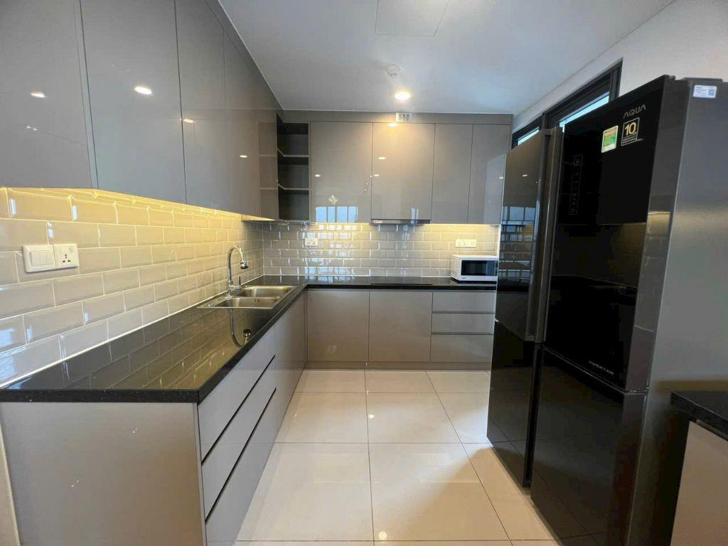 Bán căn hộ The view riviera point 151m,3pn, sẵn hđ thuê cao, 9ty5 