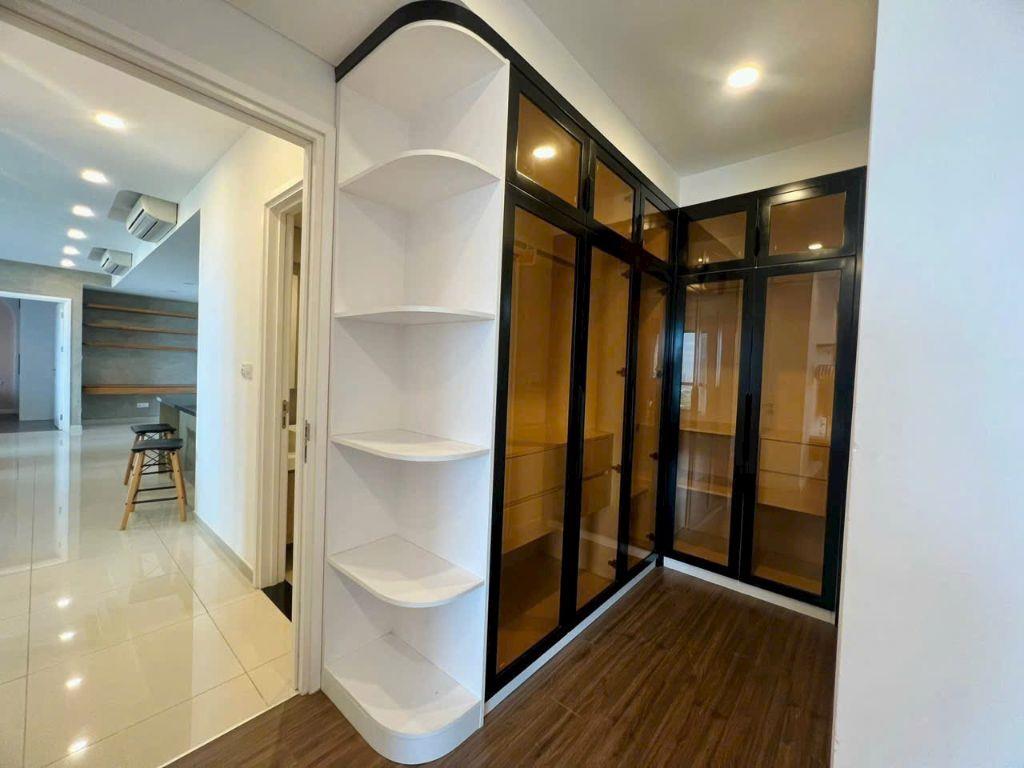 Bán căn hộ The view riviera point 151m,3pn, sẵn hđ thuê cao, 9ty5 