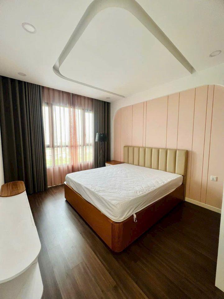 Bán căn hộ The view riviera point 151m,3pn, sẵn hđ thuê cao, 9ty5 