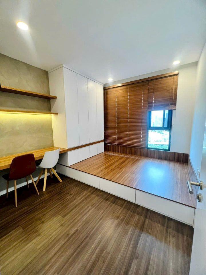 Bán căn hộ The view riviera point 151m,3pn, sẵn hđ thuê cao, 9ty5 