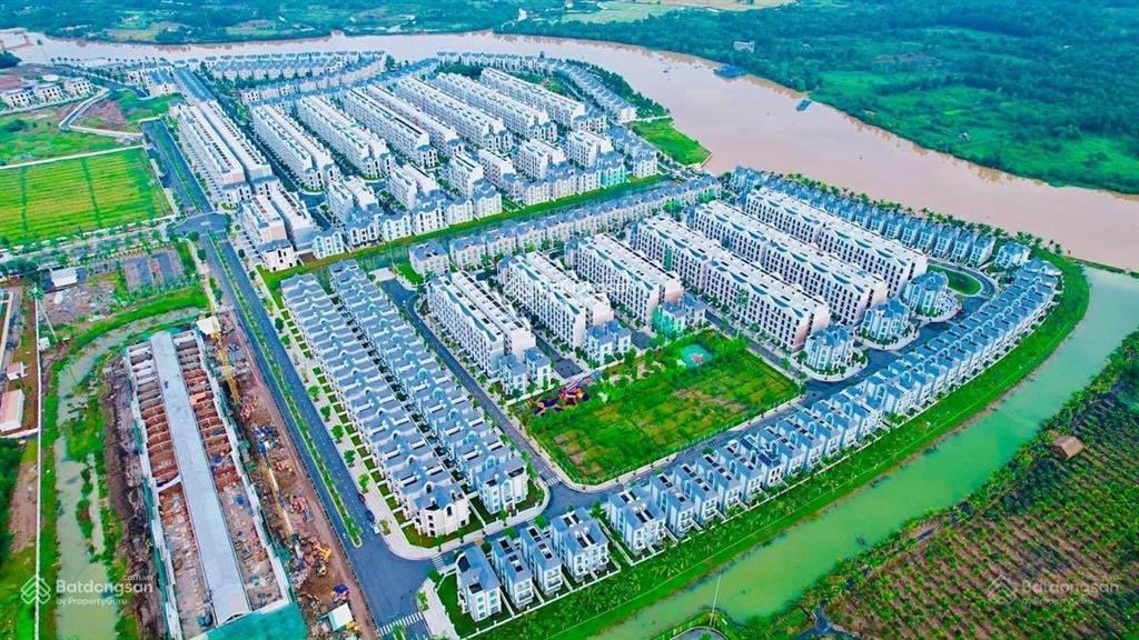 Chính chủ kẹt bán gấp nhà phố manhattan glory 144m2 ngang 8m rẻ nhất chỉ 22 tỷ.  0912 381 ***