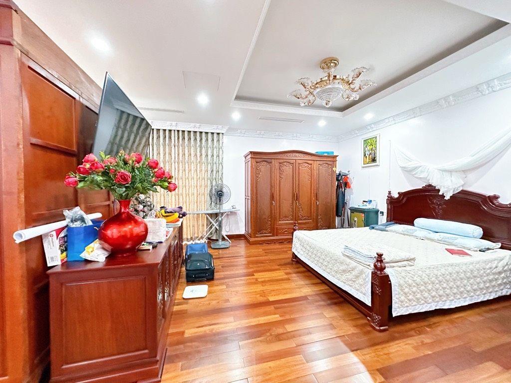 Bán biệt thự Lưu Hữu Phước, DT 273m2, lô góc vườn hoa, cho thuê 120tr/ tháng, giá chỉ 84 tỷ