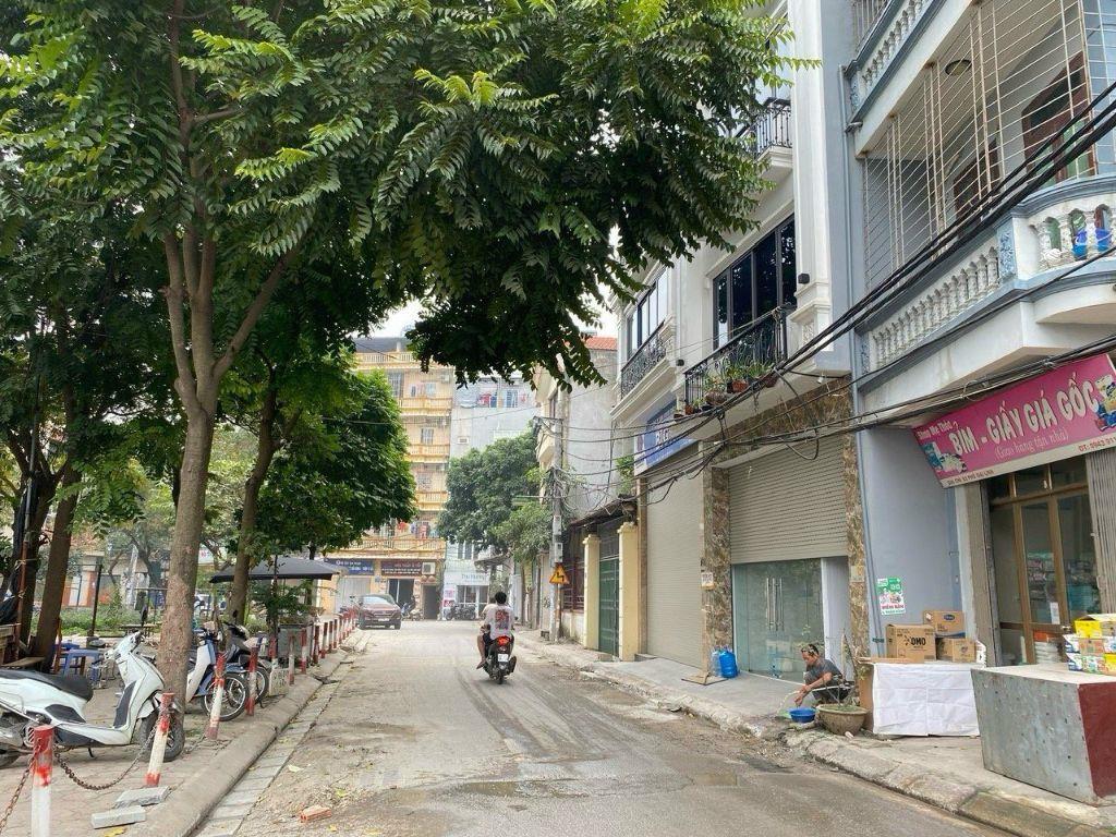 Bán nhanh nhà mặt phố Đại Linh, Trung Văn 120m2, MT 10m, giá chỉ 18 tỷ