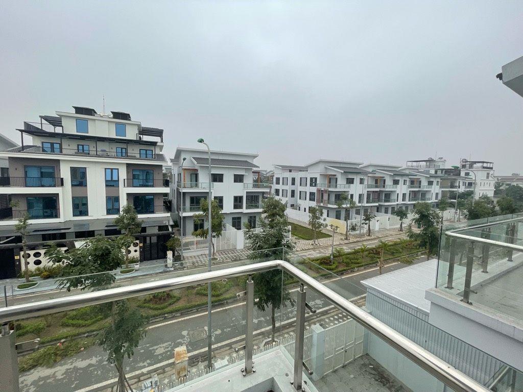 Bán gấp biệt thự Xuân Phương Tasco, DT 152m2, đường đôi gần hồ, giá 29.X tỷ