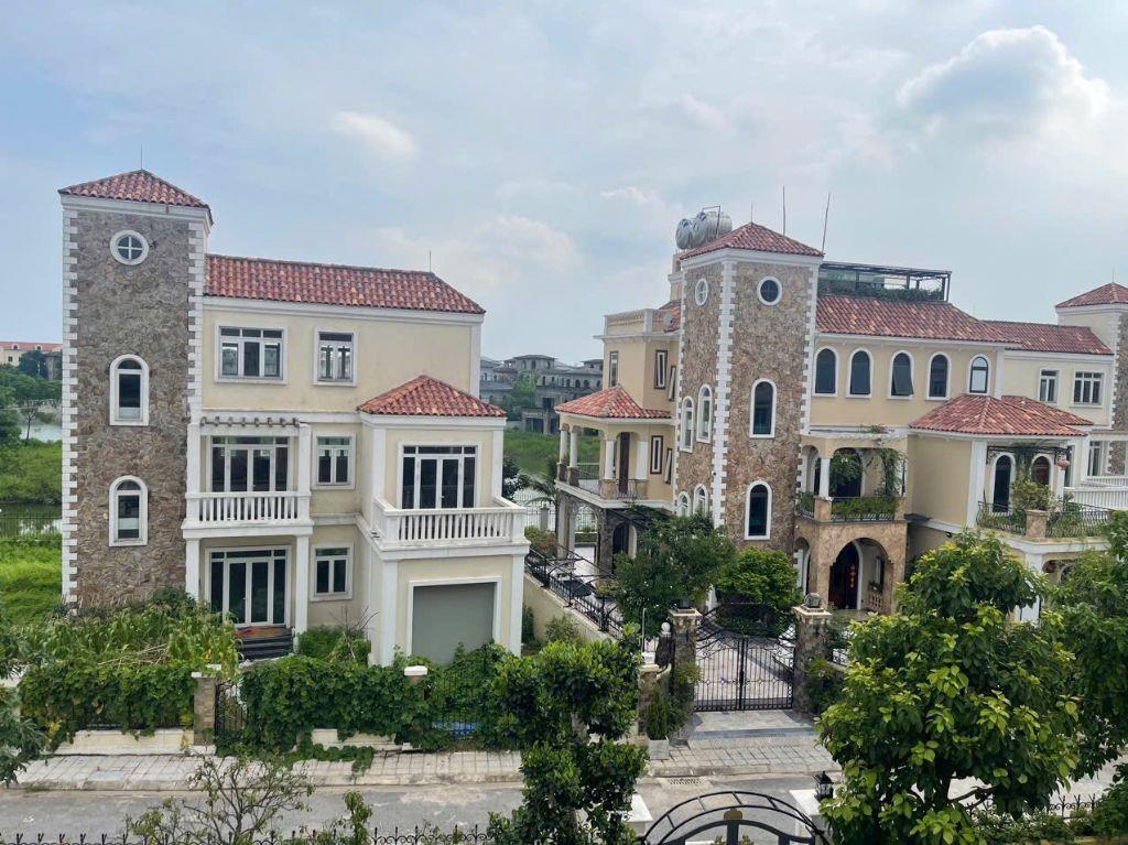 Bán biệt thự 650m2 dãy TT84 Nam An Khánh, view hồ, sđcc, giá đầu tư